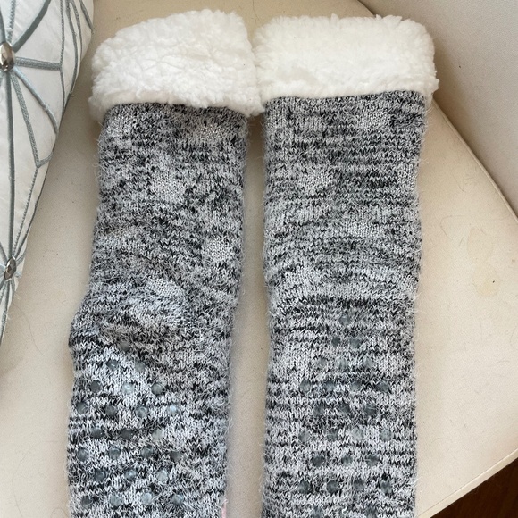 PRICE DROP! Super Plush and Stretchy Knee High Cat Socks! - Picture 7 of 12